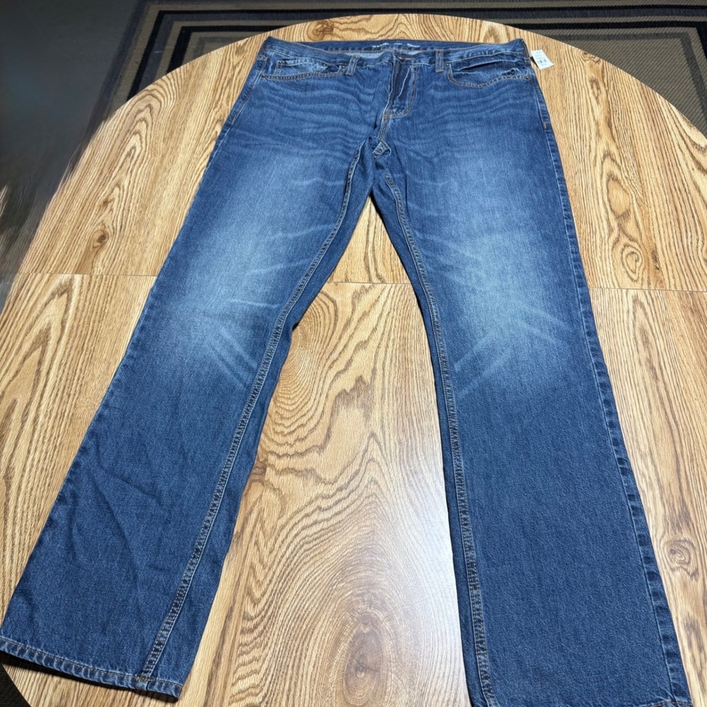 Old Navy Mens 36x34 Straight Built-In Tough Jeans Medium Wash Blue Denim NEW